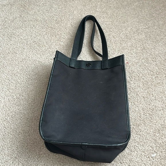 “LuluLemon- Shoulder Bag” - Picture 1 of 11